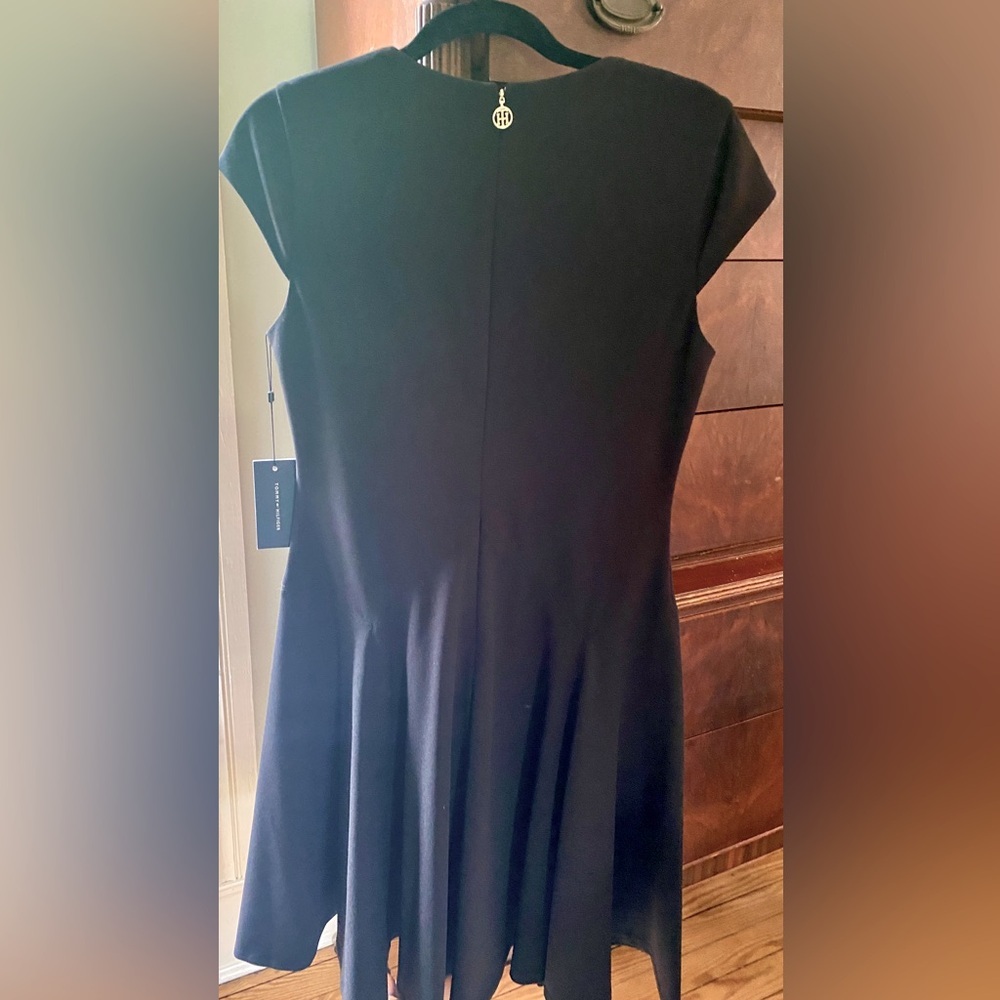 Tommy Hilfiger NWT Little Black Dress Size 8 with Gold Tone Zip Pull S/S Poly - Picture 2 of 8